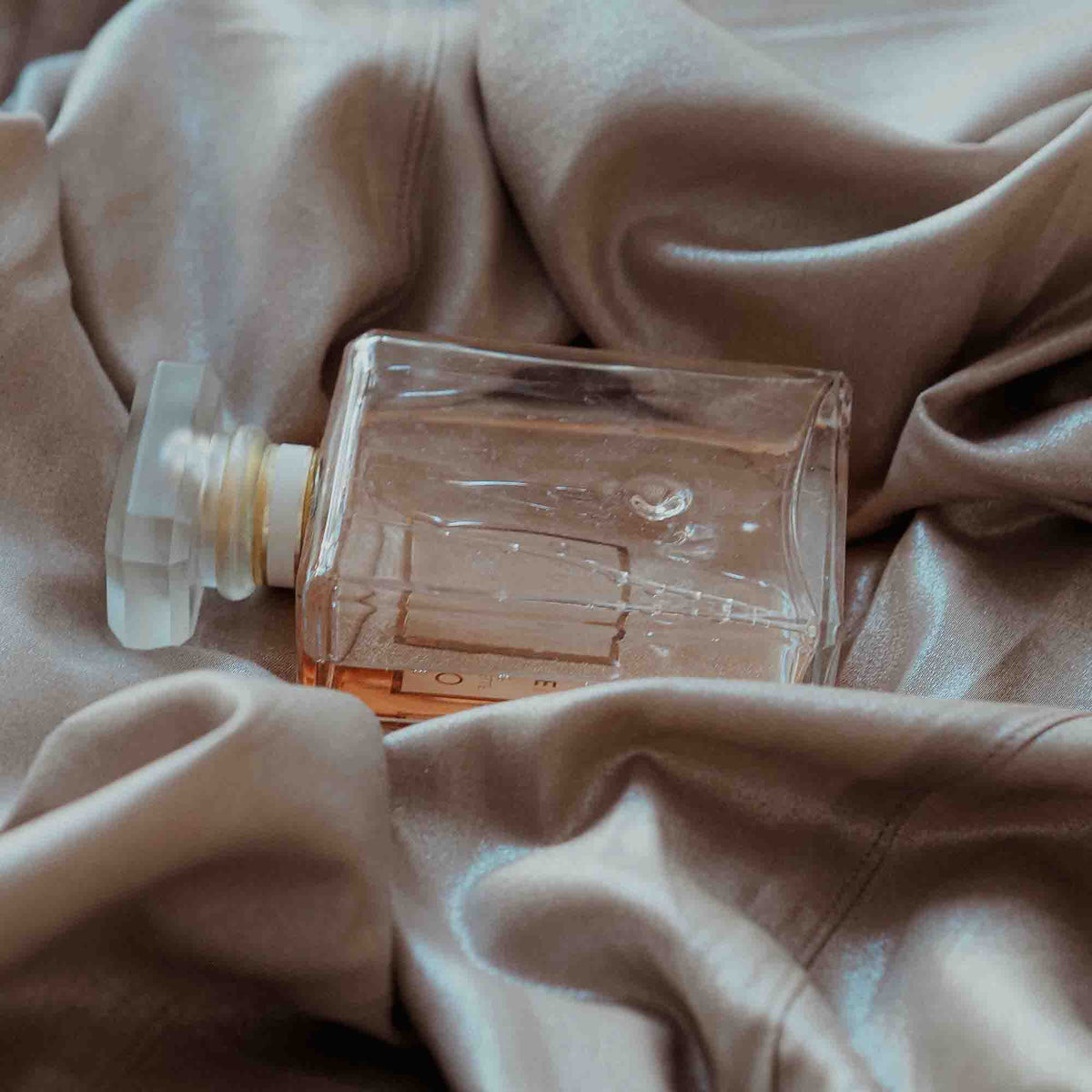 Die Geschichte berühmter Parfumhäuser: Chanel, Dior & Co.