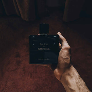 Duell der Düfte – Vergleich zweier ikonischer Parfums verschiedener Marken