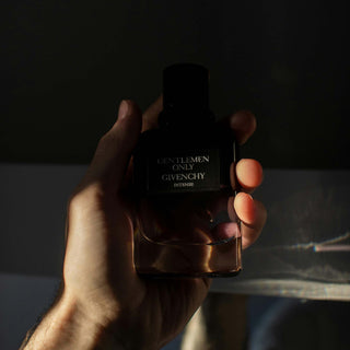 Sind teure Parfums wirklich besser? Ein Vergleich von Luxus- vs. Drogerie-Düften
