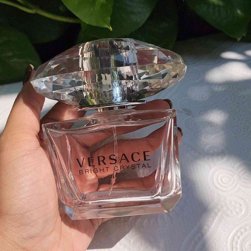 Versace Bright Crystal: Der funkelnde Star der fruchtigen Blumendüfte