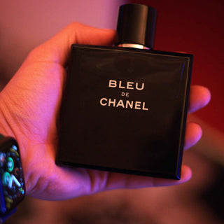 Wie du ein Parfum richtig testest: Die besten Tipps für den perfekten Duftkauf