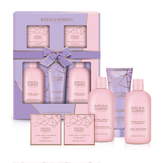 Baylis & Harding Jojoba, Vanille & Mandelöl Verwöhn-Geschenkset - Vegan-freundlich-Bath & Body Gift Baskets-Baylis & Harding-300ml Bath Milk, 300ml Body Wash, 130ml Shower Crème, 100g Bath Soak Crystals and 150g Soap-MyScent